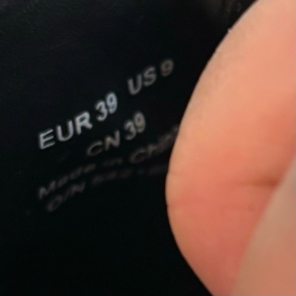 & OTHER STORIES SZ 9 Rare Old Gold Black Pull On Pointy Toe Stacked Heel Booties - Picture 11 of 11